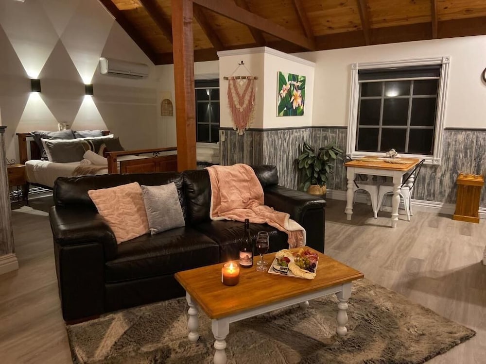 TRAWOOL COTTAGES AND FARMSTAY 23/49