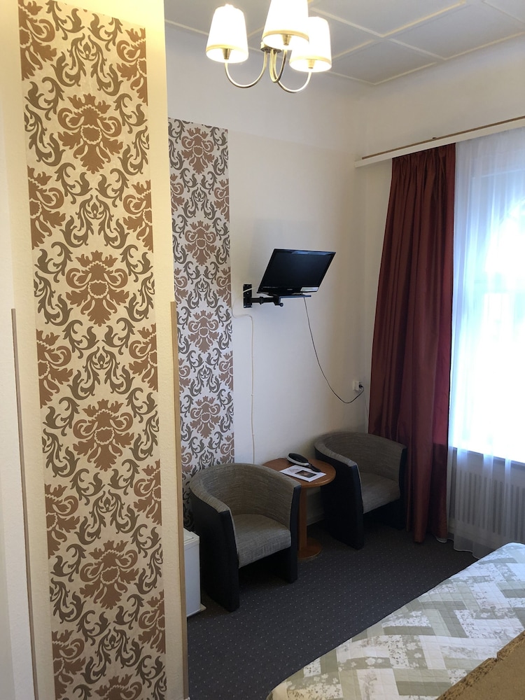 Castell Hotel 35/49