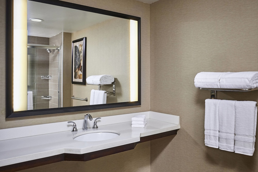 Sheraton Hamilton Hotel 13/42