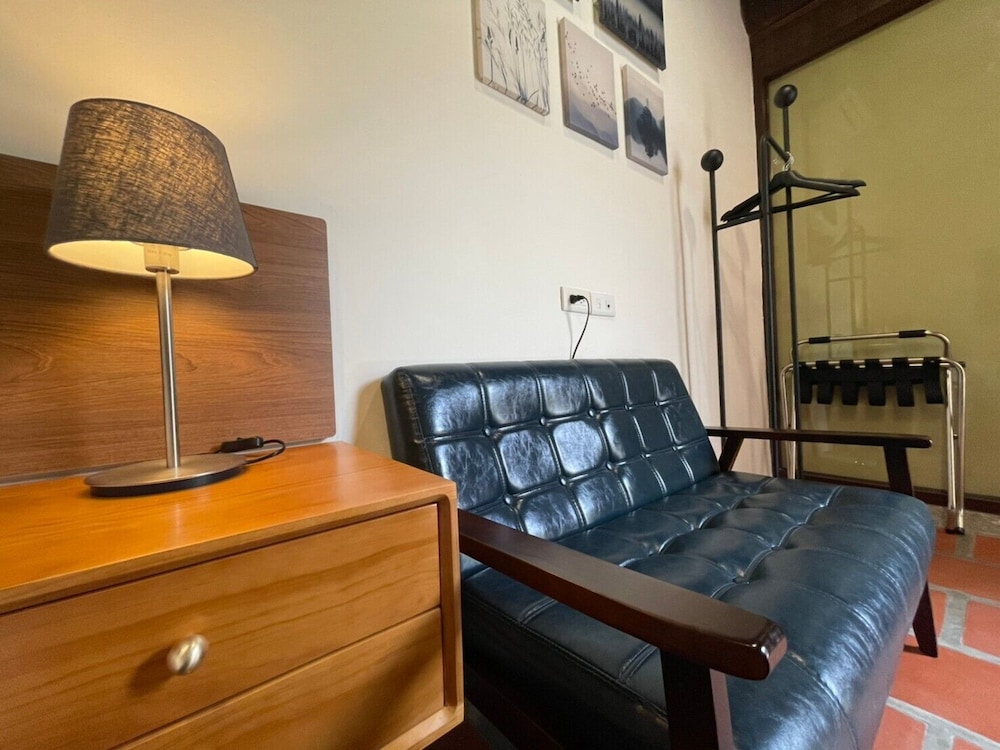 Guning Xiexinyuan Historical Inn 42/48