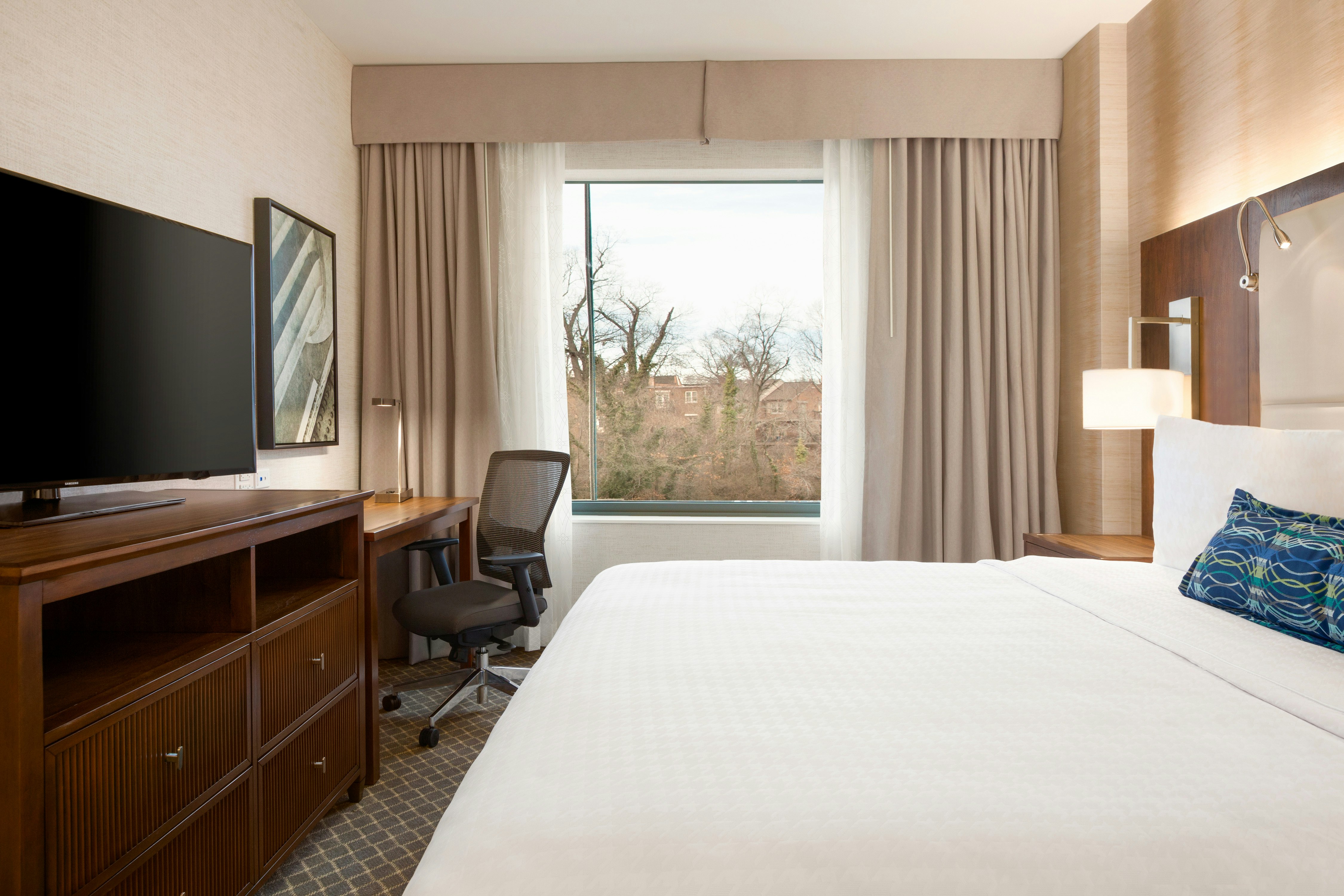 2 Bedrooms, Suite, 1 King or 2 Queen Beds