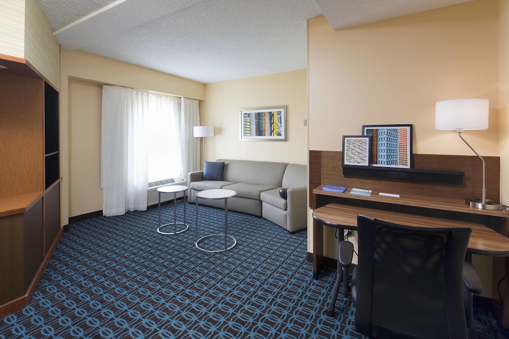 Fairfield Inn & Suites Newark Liberty International Airport 38/38
