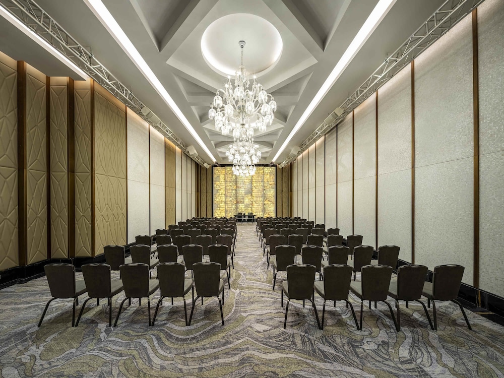 فندق وريزيدنس موفنبيك الرياض(Movenpick Hotel & Residences Riyadh) 49/57