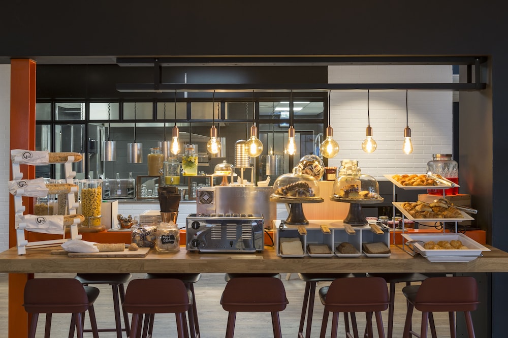 restaurant cafeteria