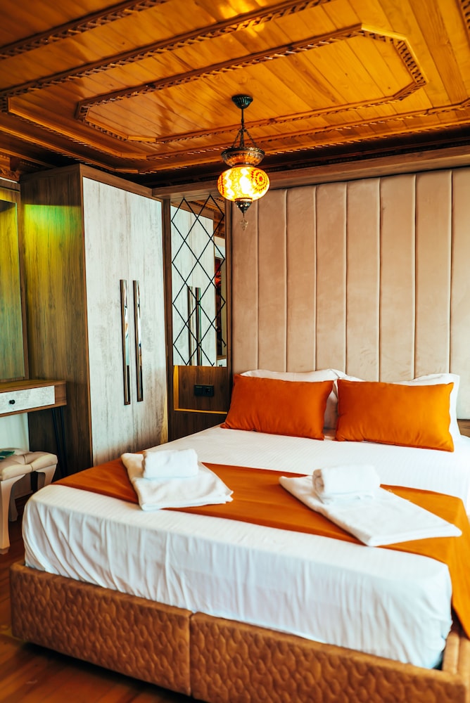 Astra Boutique Hotel 17/50