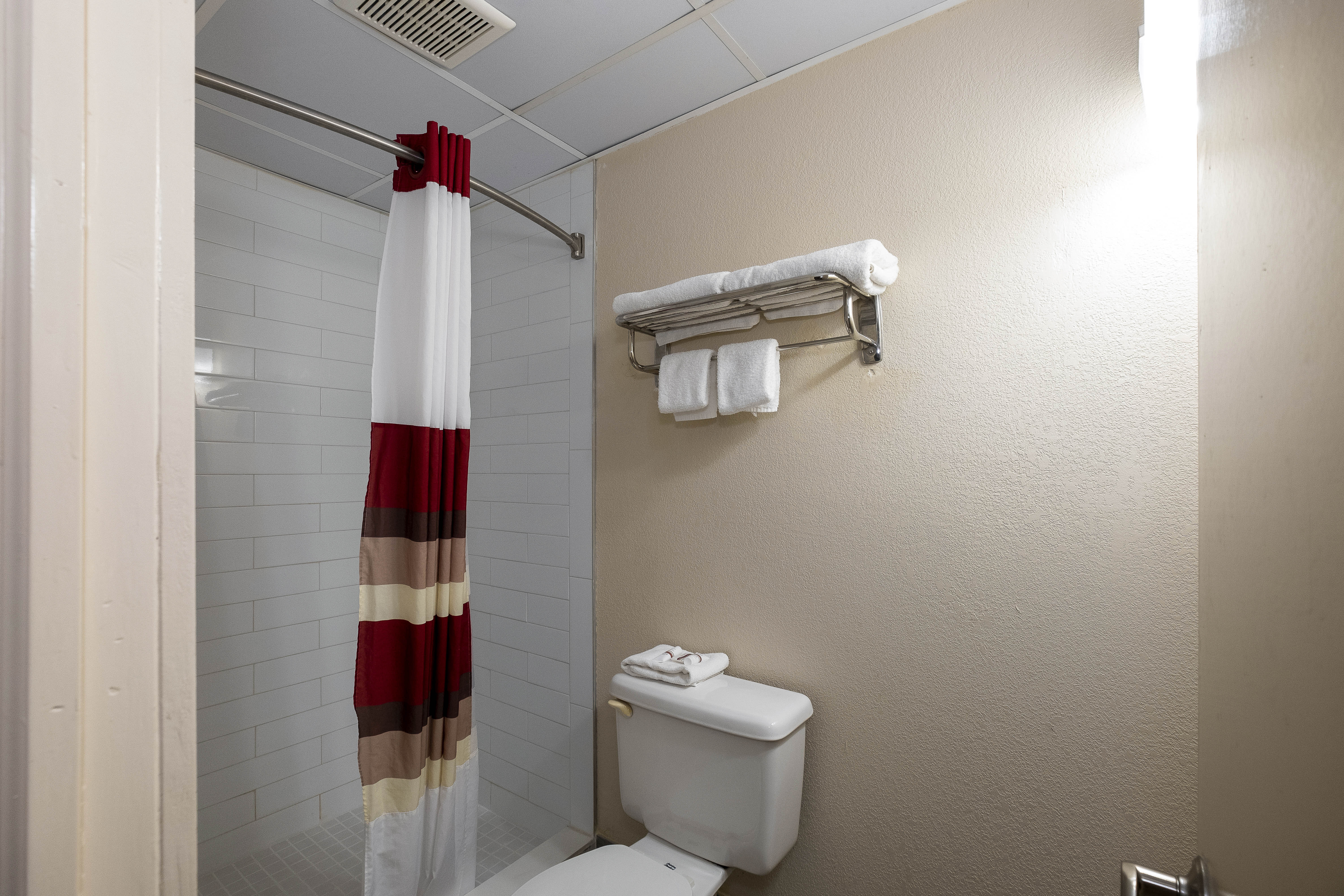 غرفة ديلوكس بسريرين مزدوجين، Red Roof Inn Neptune 8/8