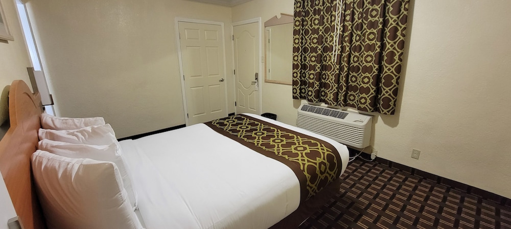Riverside Inn & Suites Santa Cruz 13/56
