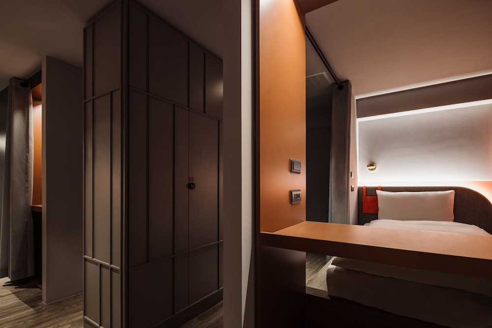 Olah Poshtel Taichung Station Hotel 12/36