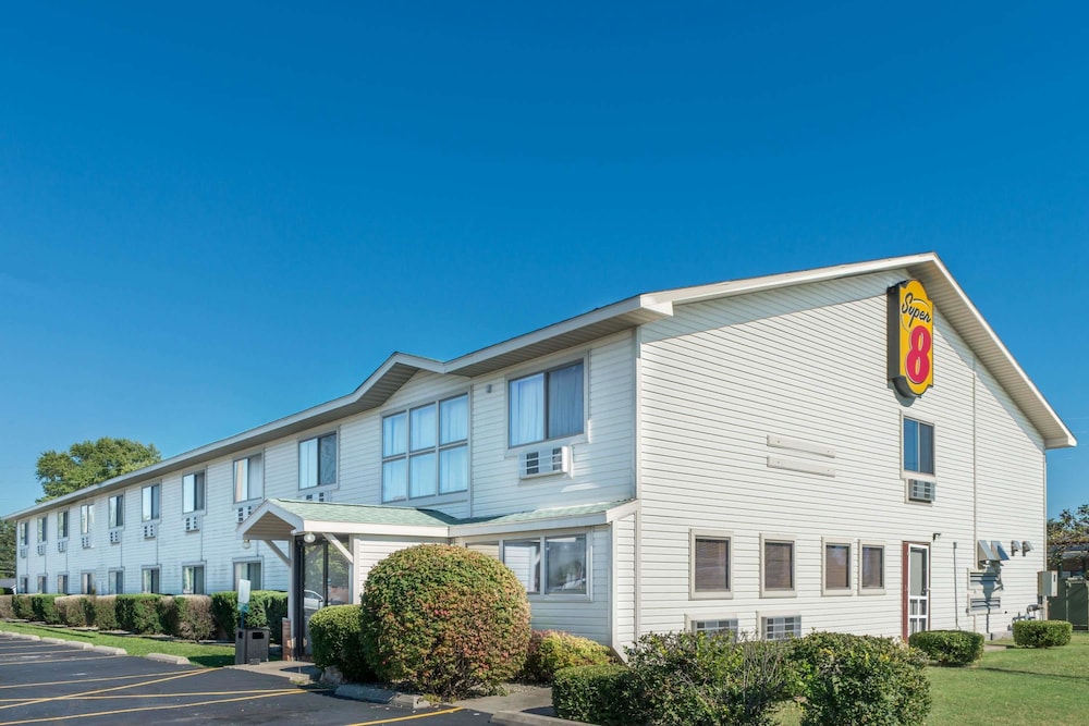 Super 8 by Wyndham Du Quoin 1/23