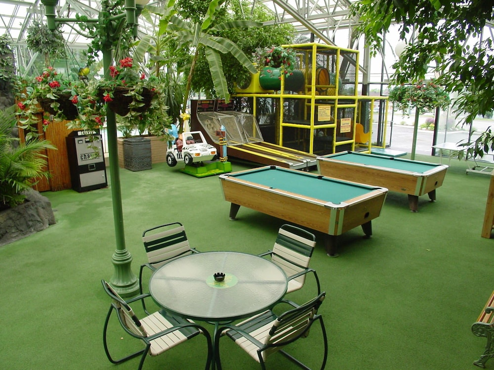 Wildwood Inn Tropical Dome & Theme Suites 61/74