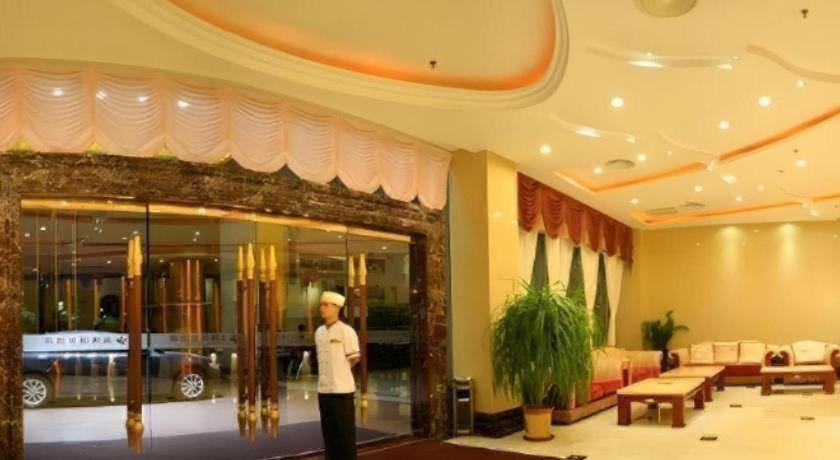 Yijian Haoting Holiday Hotel 13/46