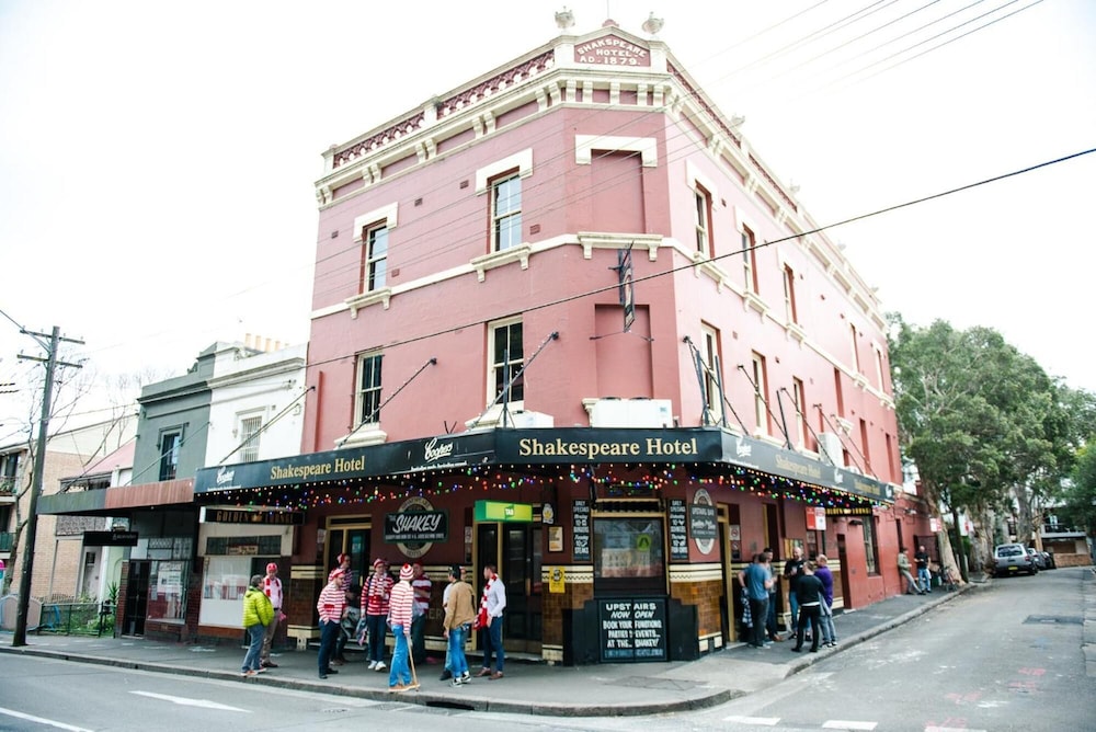 Shakespeare Hotel Surry Hills 7/37
