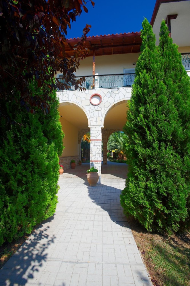 Portes Beach Hotel 61/64