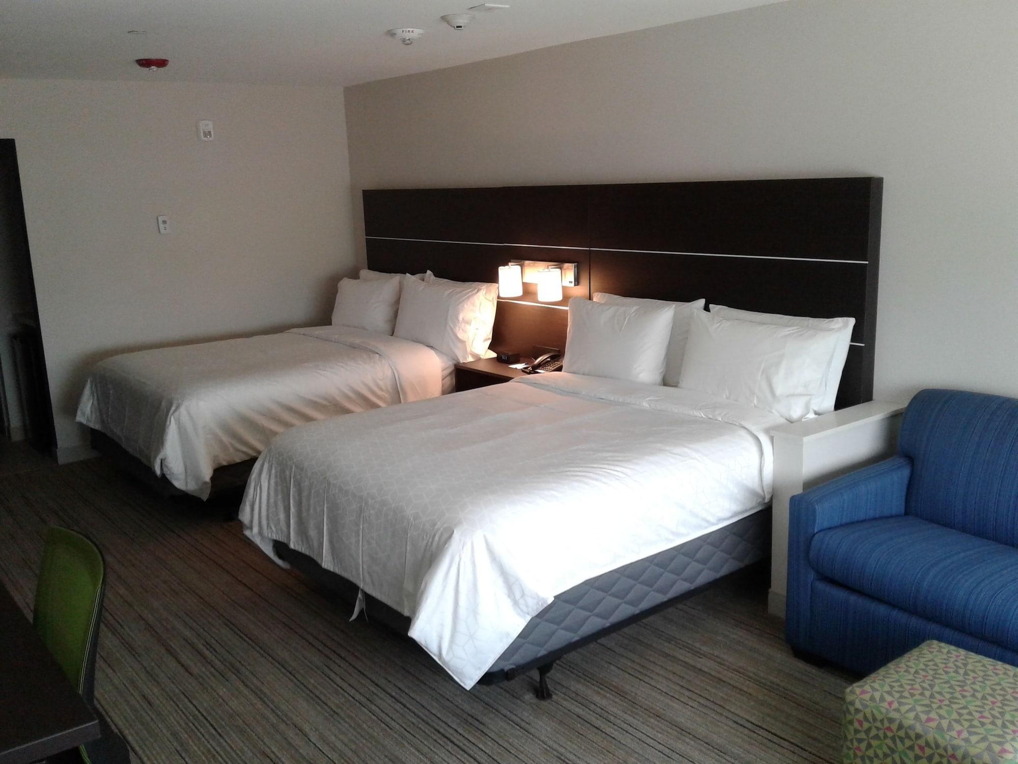 Suite, Multiple Beds, Accessible
