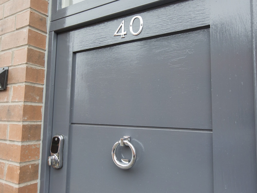 Townhouse Plus @ 40 West St 25/50
