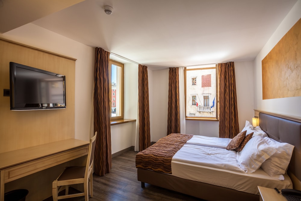 Hotel Portici (Romantik and Wellness) 12/67