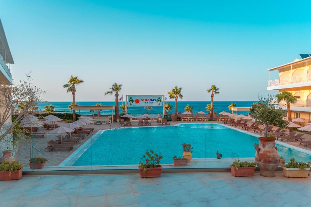 Sunbay Hotel 140/142