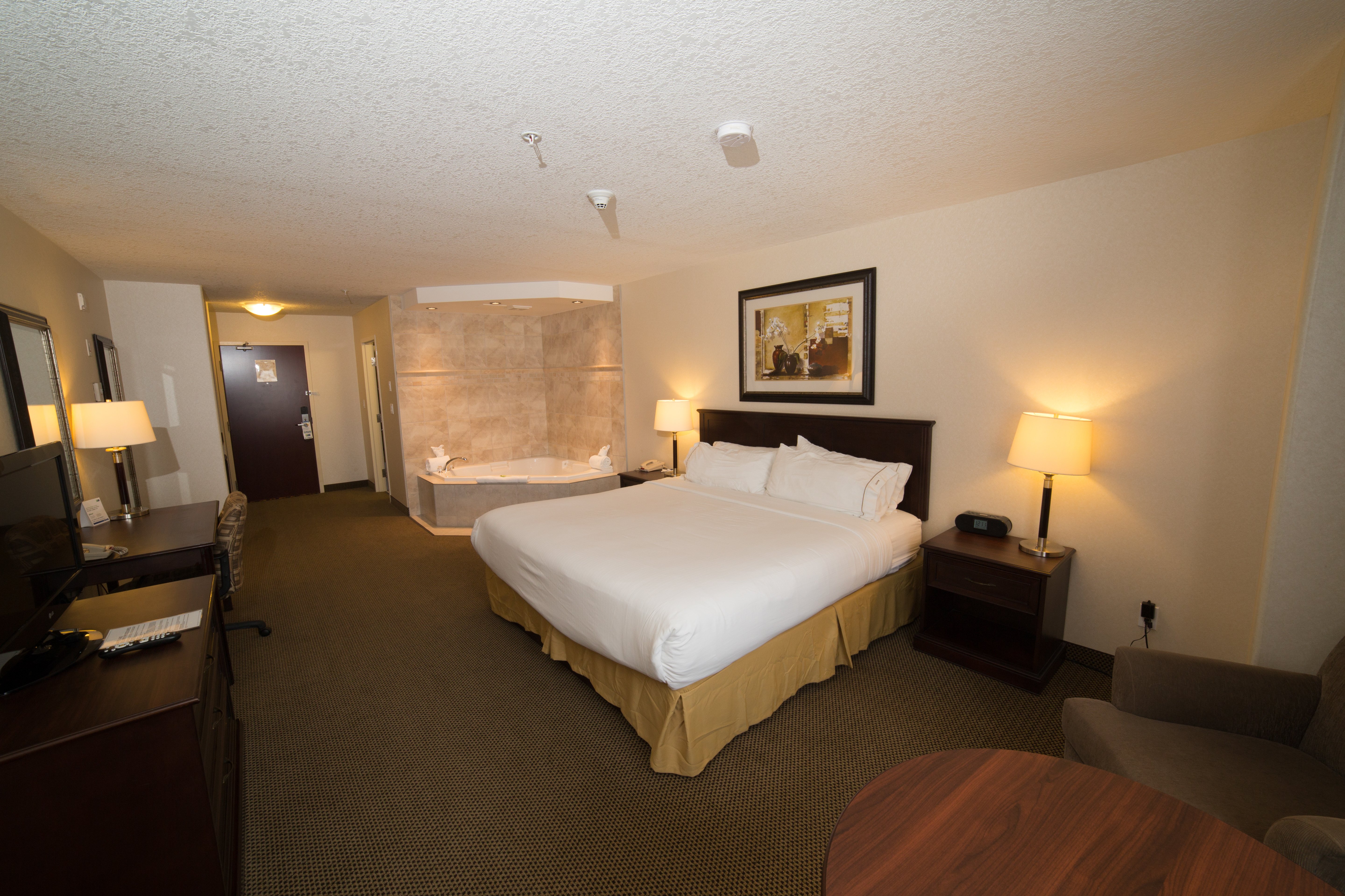 Holiday Inn Express Suites Slave Lake 35/69