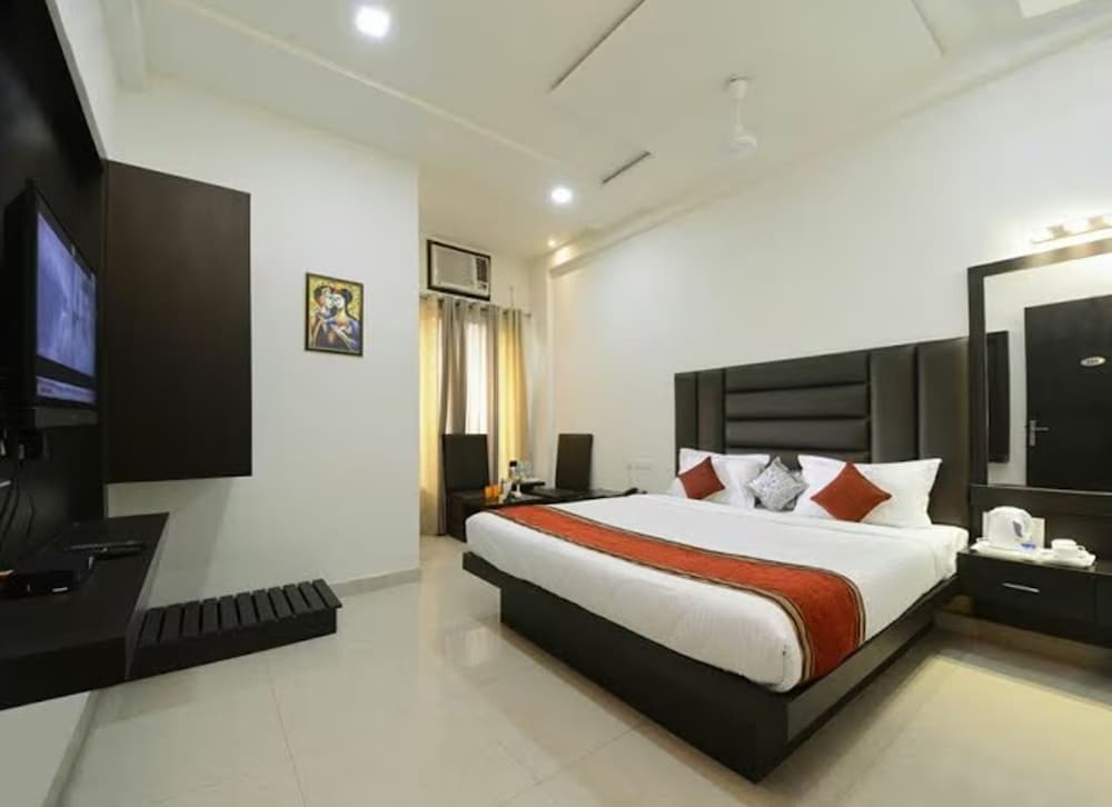 Hotel Madhushrie 23/50