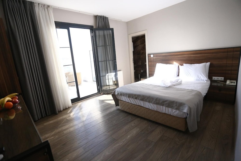 SUPERIOR, DOUBLE BED, SEA VIEW