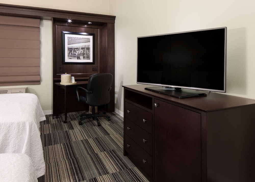 Hampton Inn Suites By Hilton Omaha Downtown 21/46