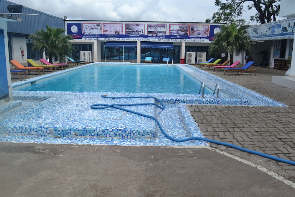 Hotel La Falaise Bonanjo 4/42
