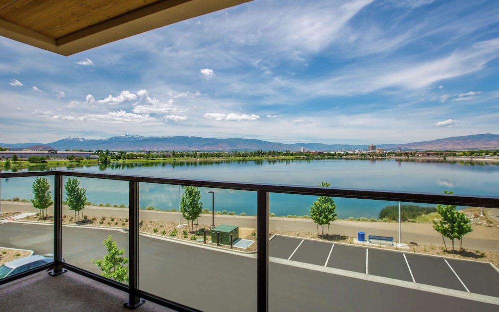 Hampton Inn & Suites Reno/Sparks 2/38