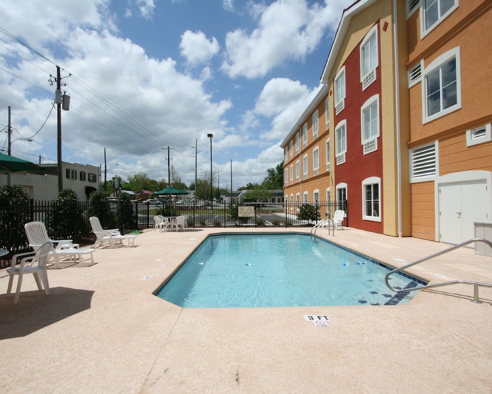Comfort Inn Blackshear Hwy 84 14/25