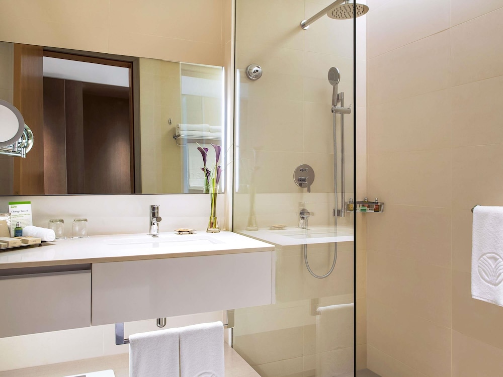 Novotel Muscat Airport 75/75