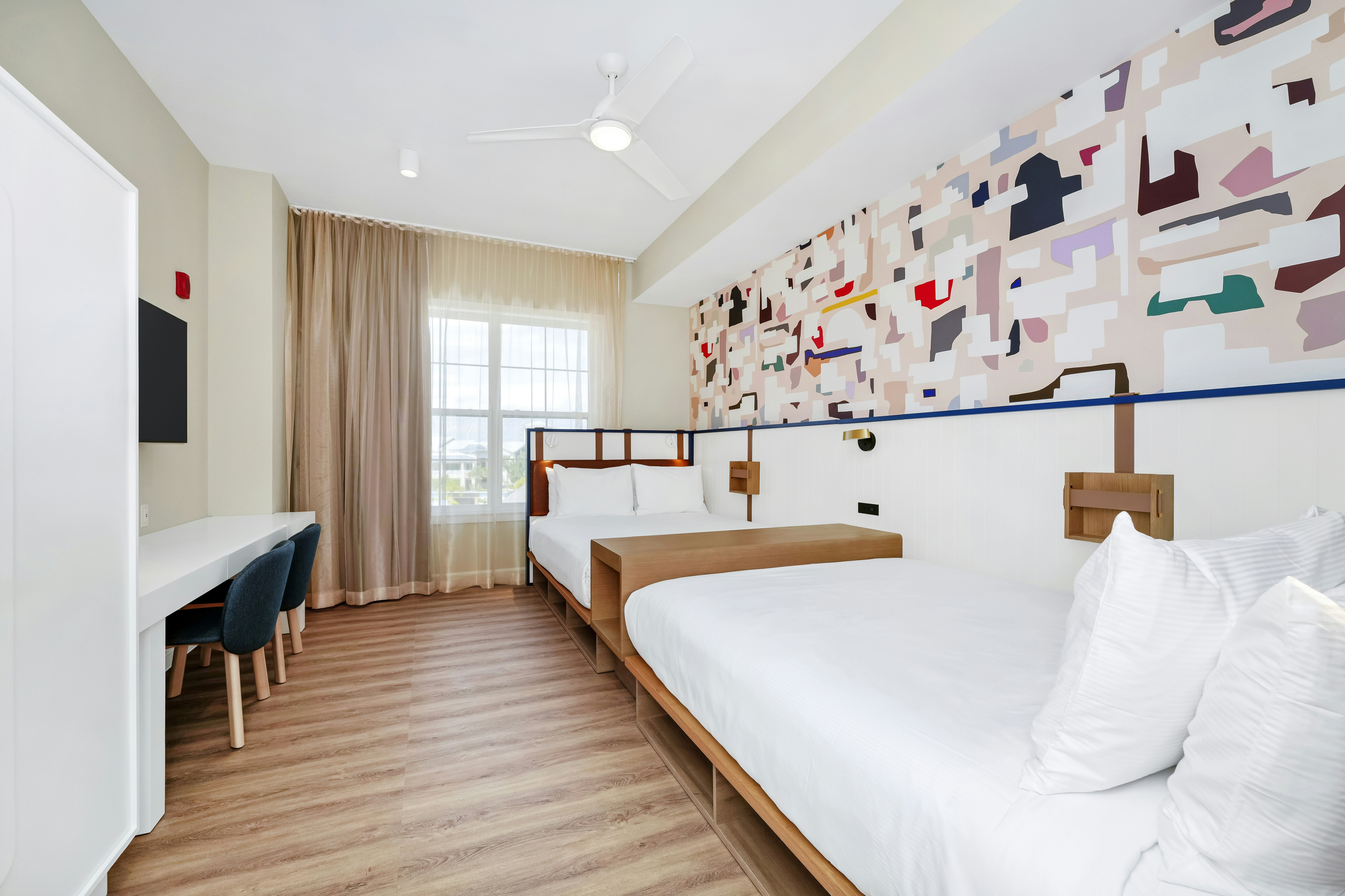 جناح بسرير كينج وسريرين كوين بغرفتي نوم، Embassy Suites By Hilton Orlando Sunset Walk 2/13