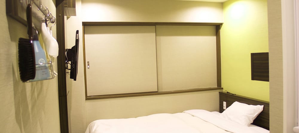Nagoya Crown 36/71