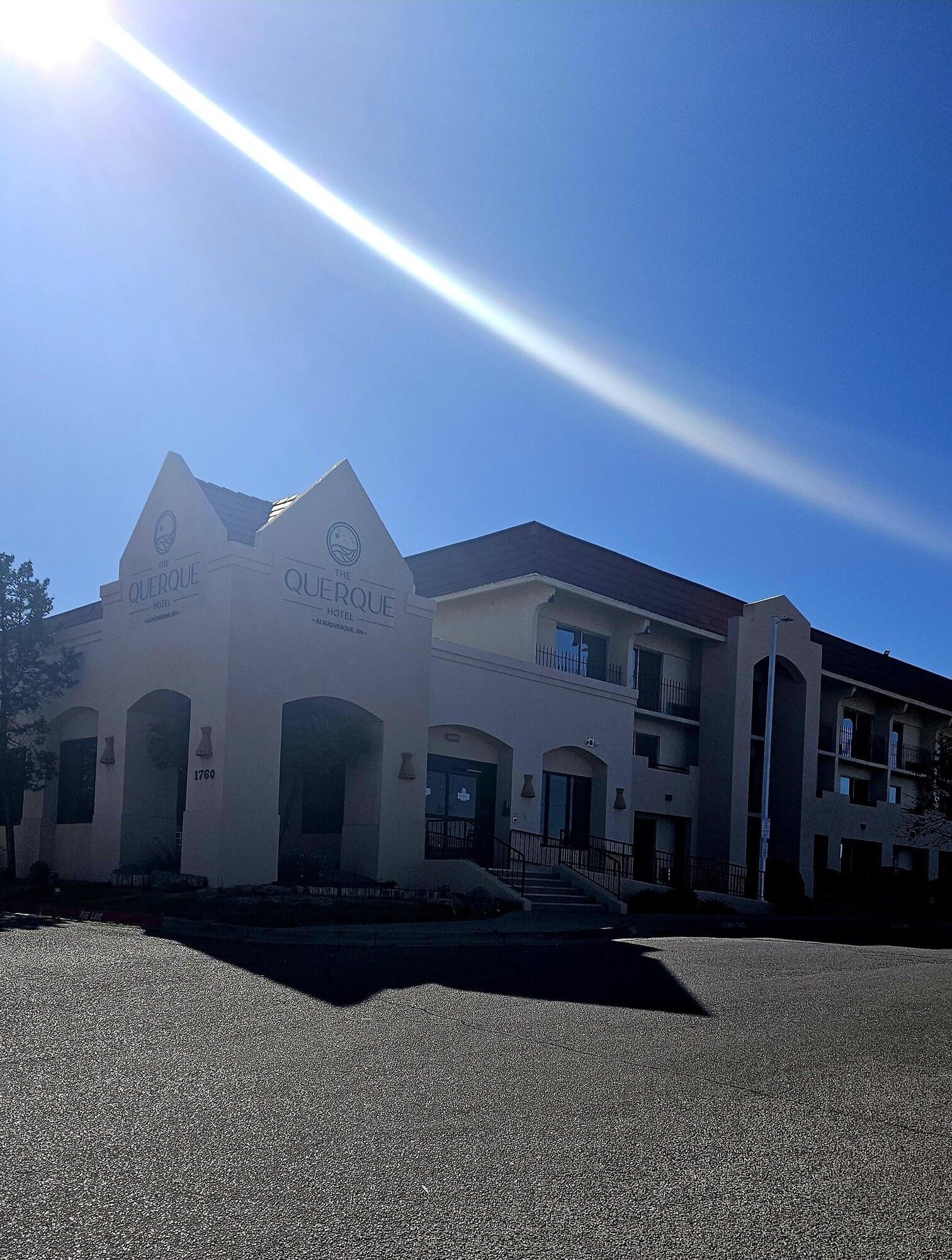The Querque Hotel 20/23