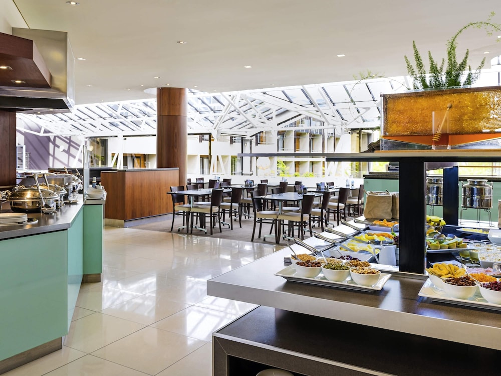 NOVOTEL QUEENSTOWN LAKESIDE 33/50