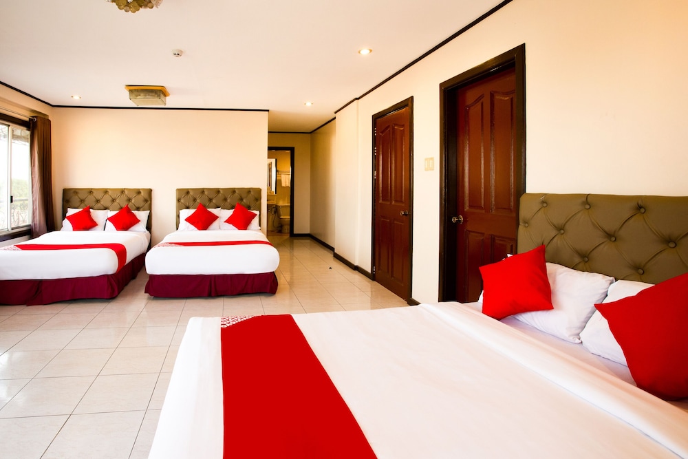 Humberto's Hotel 9/53