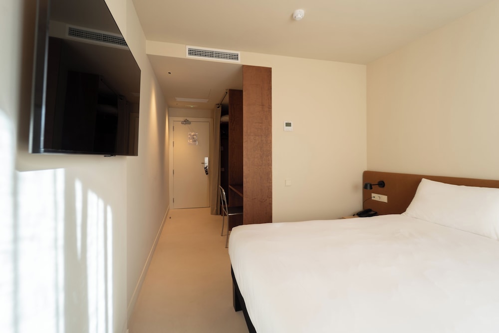 IBIS VALENCIA ALFAFAR 27/73