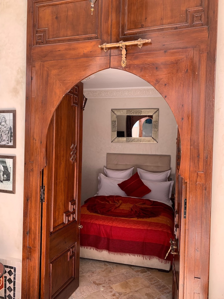 Riad Abaka 23/50