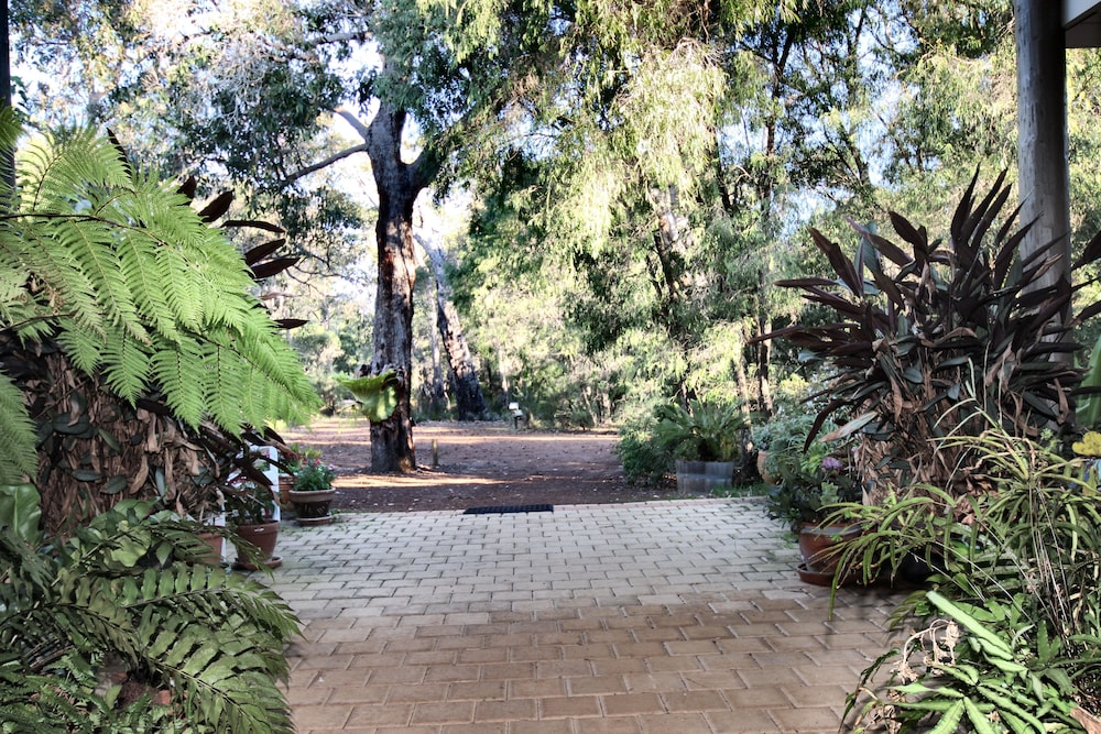 MARGARET RIVER BED AND BREAKFAST 34/48