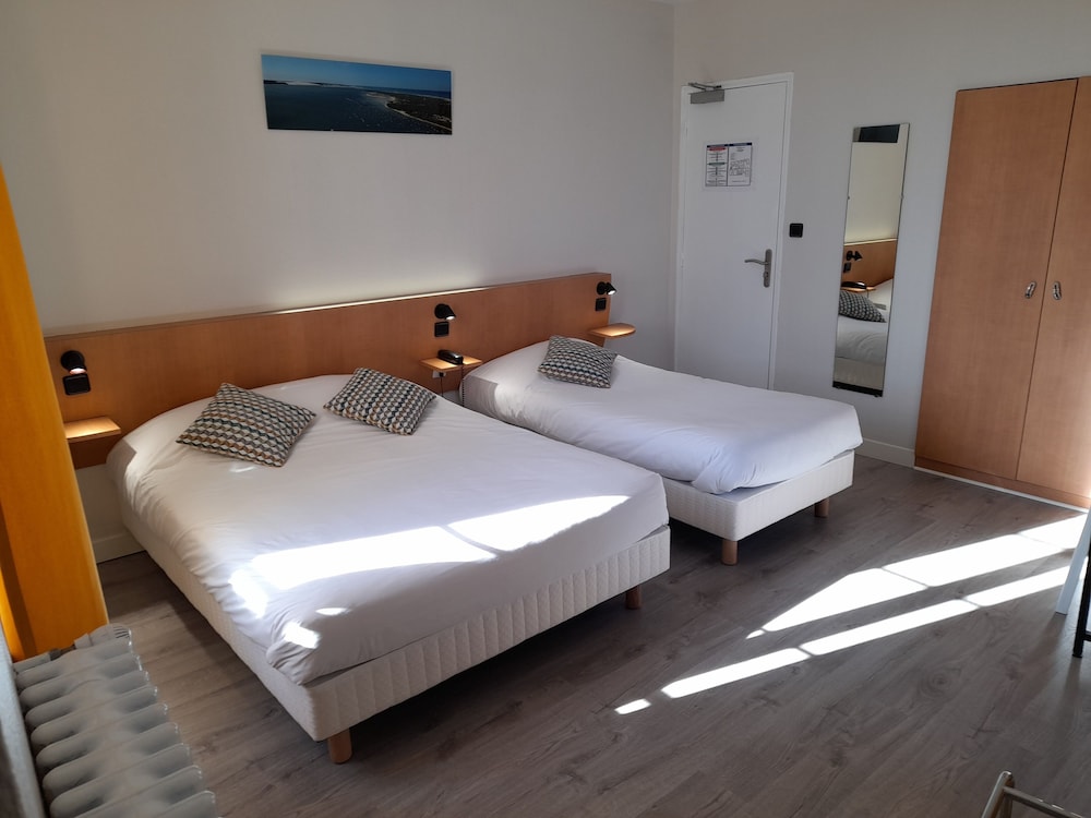 Sorti P Tit Dej Hotel Saintes 23/50