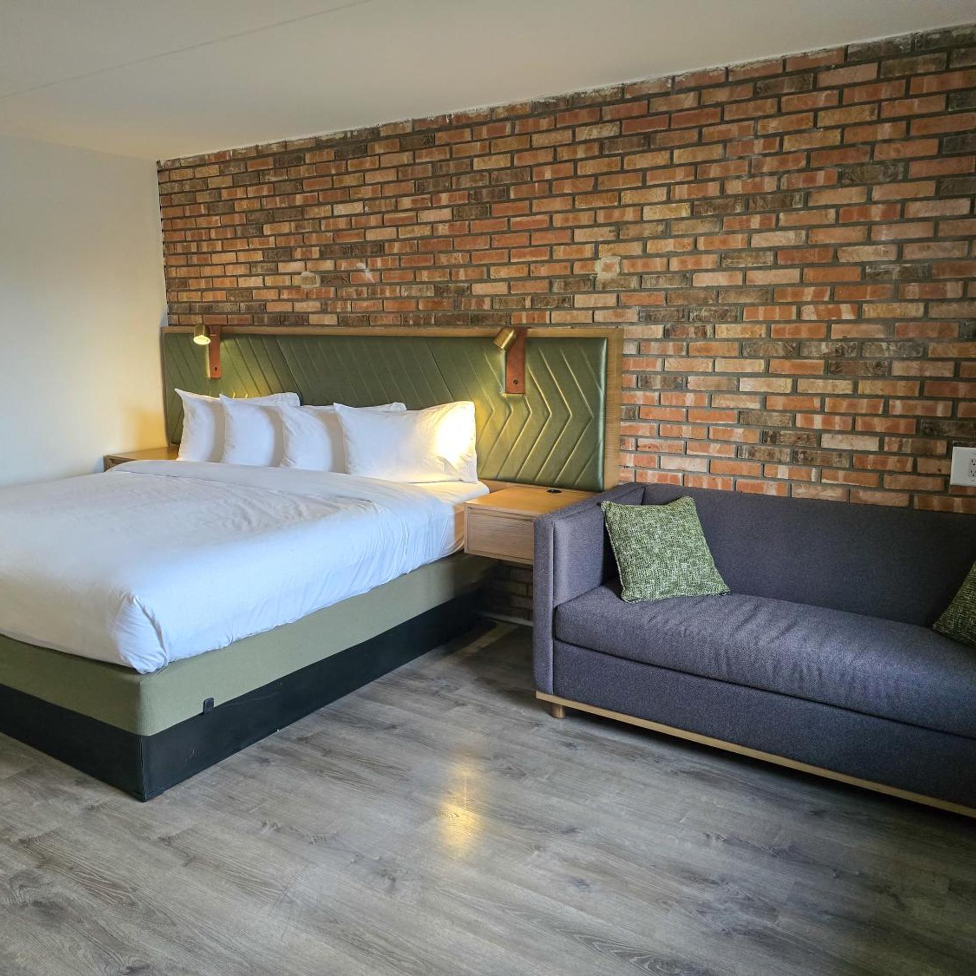 Penn Lodge Hotel & Suites 16/50