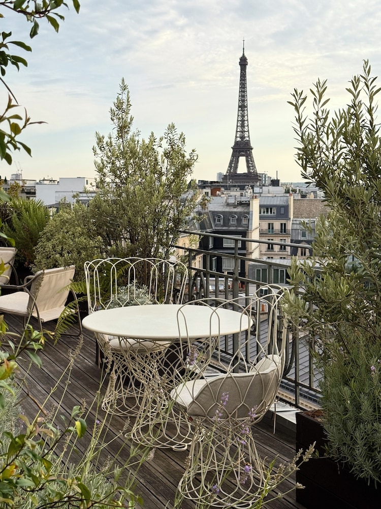 Hotel Marignan Champs Elysees 65/70