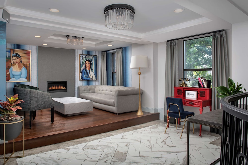 West End Washington Dc Tapestry Collection By Hilton 38/46