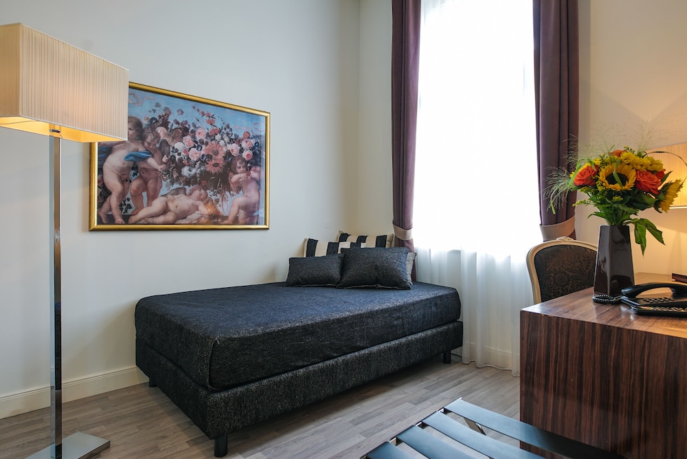 Hotel Assenzio Prague 36/48