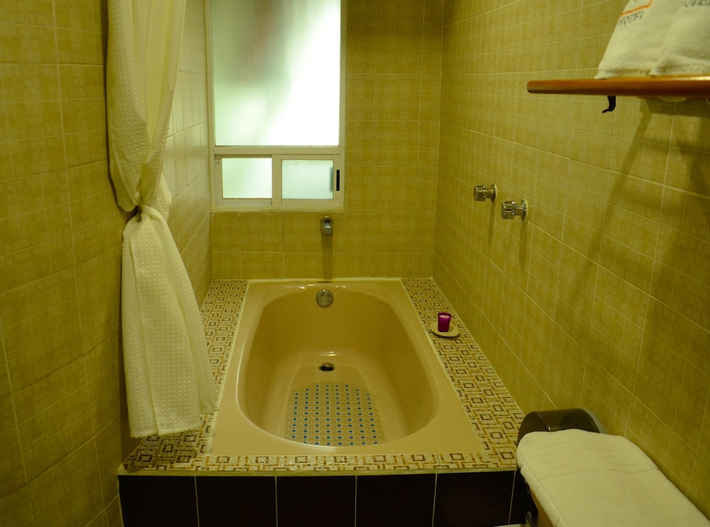 Bon Jesus Hotel 46/50