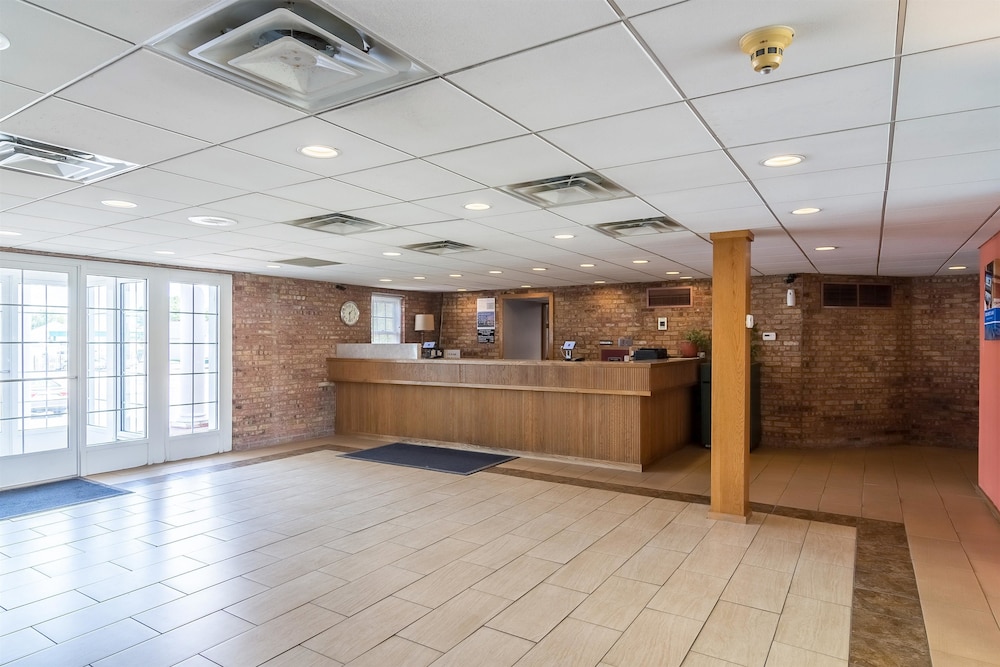 Motel6 Grand Rapids, MI - Northeast 6/49