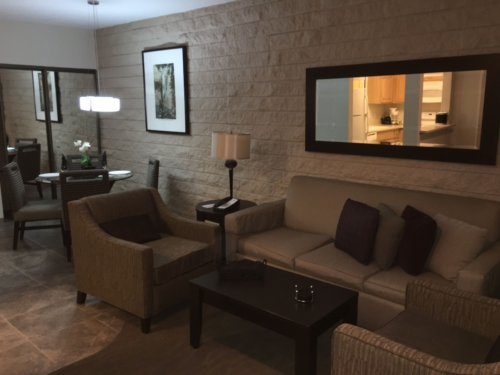 Getaways At Palm Springs Tennis Club 36/50