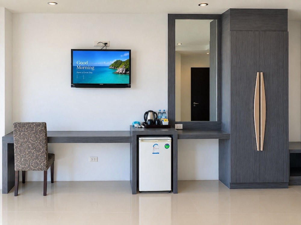 Oceanview Treasure Hotel & Residence 46/58