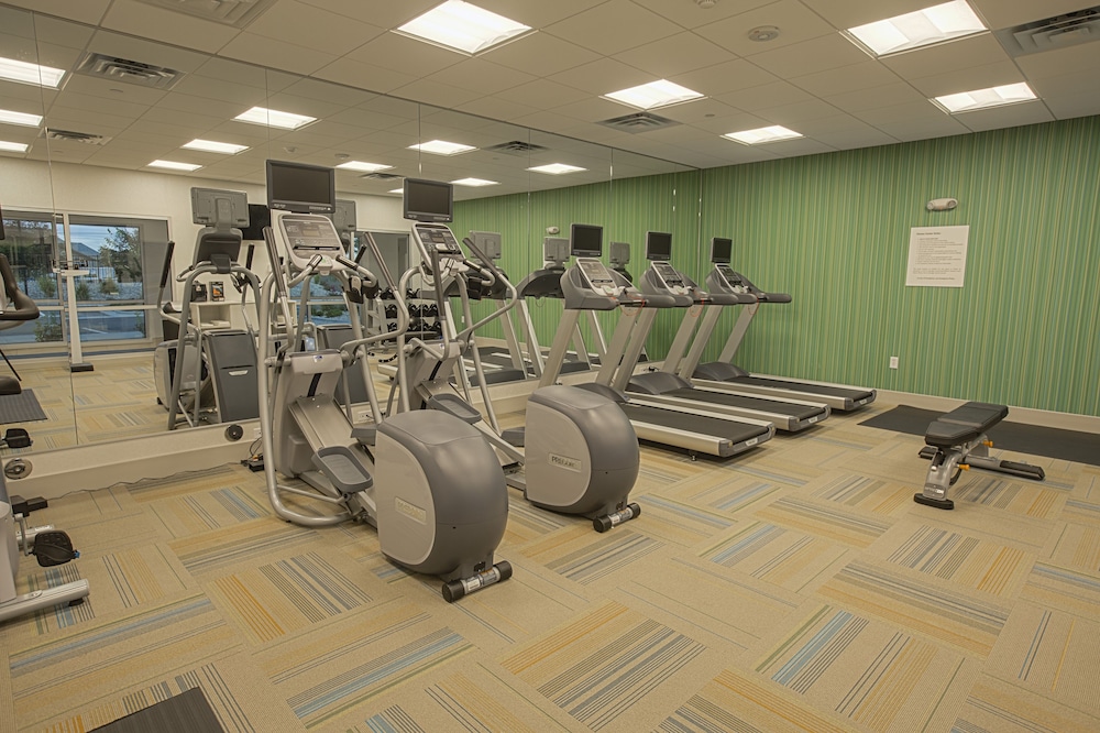 Holiday Inn Express Suites Boise Airport 35/80