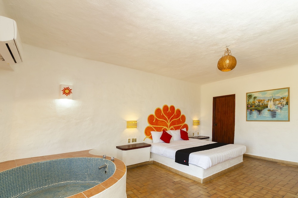 Hotel Plaza Tucanes 20/50