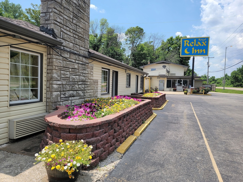 Royal Relax Inn 10/15