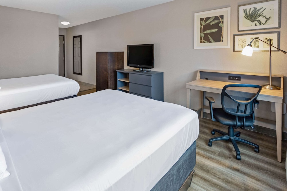 Room, 2 Queen Beds